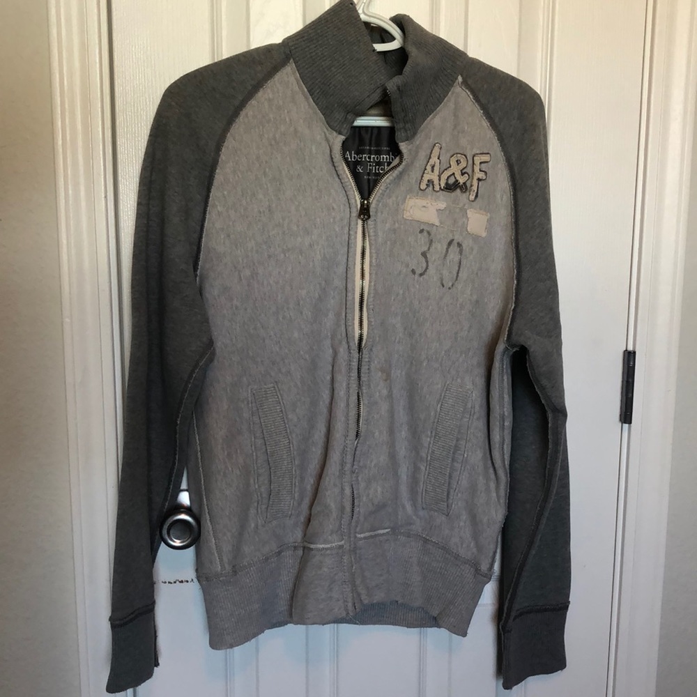 Men’s zipped jacket